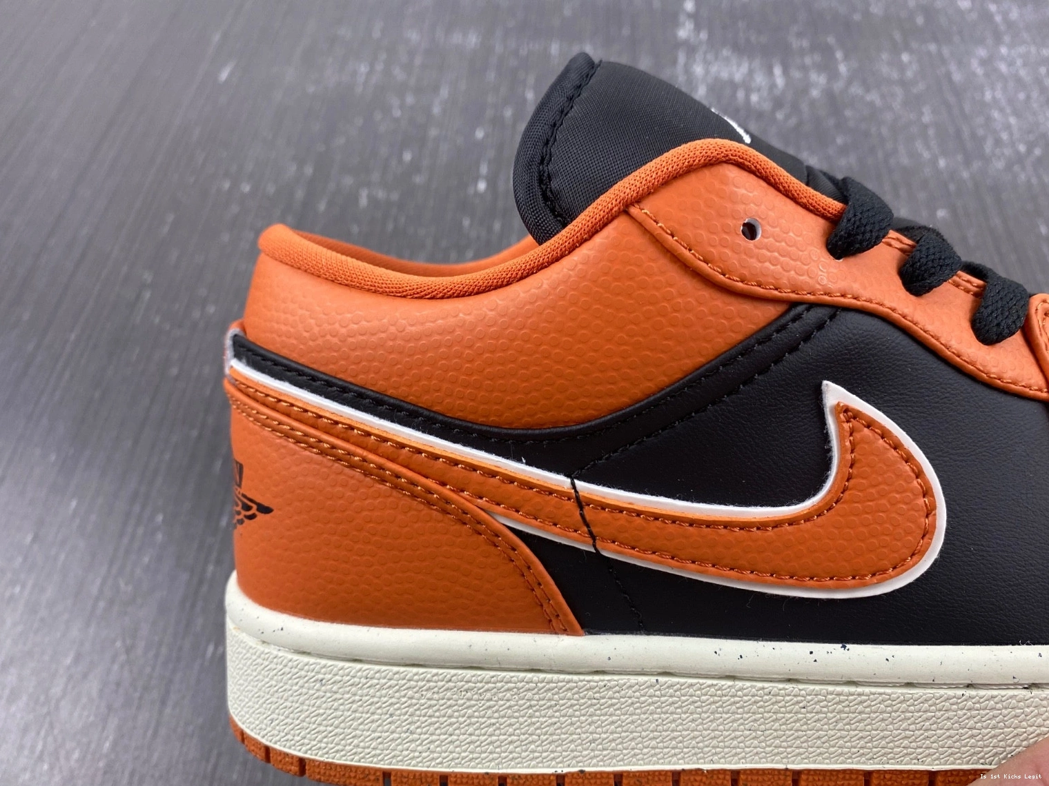 Jordan DV1299-800 Spice 1 WMNS Sport Low Air 0215